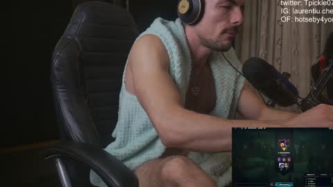 tickle_my_pickle07 online show from December 2, 2024, 4:42 pm