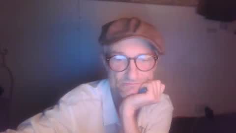 tiddles12345 online show from April 17, 2026, 9:51 pm