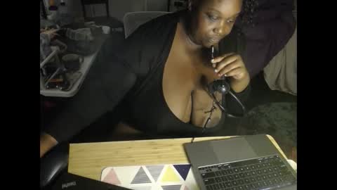 Tierra Henri online show from October 25, 2025, 5:48 am