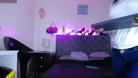 Snapshot of tifanny_nails chatting on February 24, 2025, 12:48 pm Tifanny Nails online show from February 24, 2025, 12:48 pm