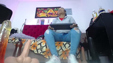 Snapshot of tifanny_nails chatting on September 12, 2025, 12:05 pm Tifanny Nails online show from September 12, 2025, 12:05 pm