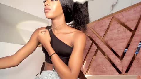 Snapshot of tifany_bigdick chatting on September 19, 2025, 7:03 pm Tifanny online show from September 19, 2025, 7:03 pm