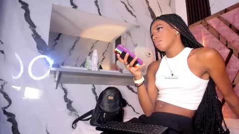 Tifanny online show from December 22, 2025, 6:38 pm