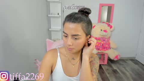 Snapshot of tifany_tay2 chatting on January 25, 2025, 3:30 am hey am julietha online show from January 25, 2025, 3:30 am