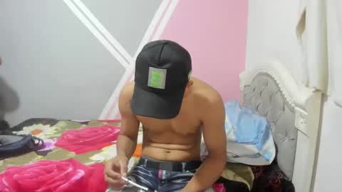 tiffany_and_leunam online show from February 6, 2025, 2:22 am