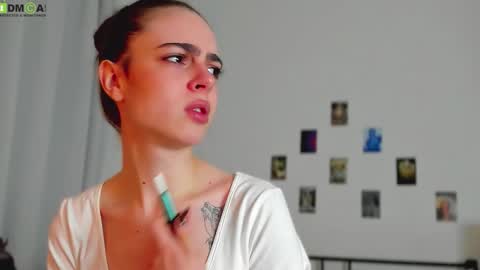 tiffany online show from November 19, 2025, 10:32 pm