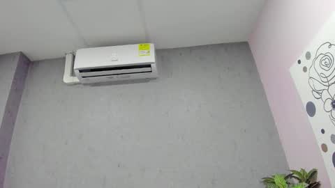 tiffany_mendez online show from November 21, 2025, 12:04 pm