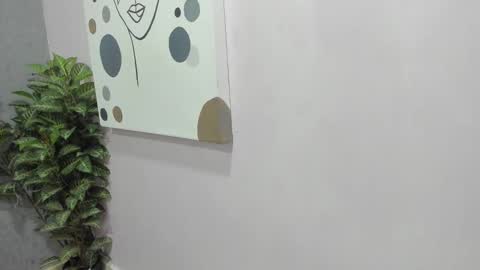 tiffany_mendez online show from December 20, 2025, 12:01 pm