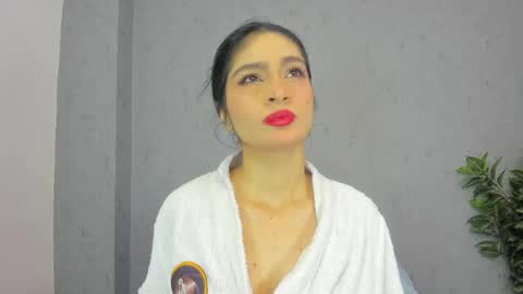 tiffany_mendez online show from April 18, 2026, 12:09 pm