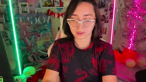 Snapshot of tiffany_robinson chatting on February 14, 2026, 8:33 am tiffany_robinson online show from February 14, 2026, 8:33 am