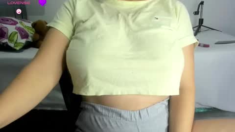 tiffany theressa online show from November 13, 2025, 2:49 pm