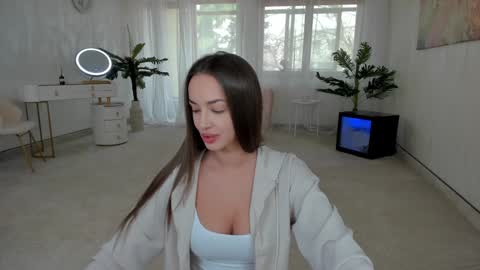 Tiffany Houston online show from January 12, 2025, 8:25 am