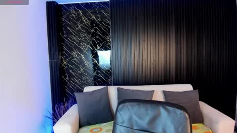 tiffanyhoustton online show from April 9, 2026, 12:10 pm