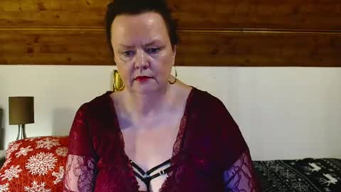 TiffanyMature online show from November 26, 2025, 10:00 pm