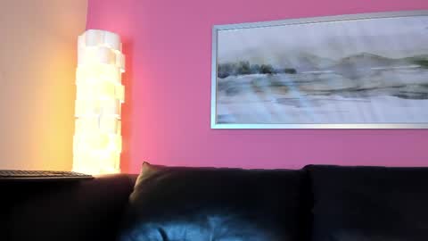 Stefany Suarez online show from April 11, 2026, 9:52 pm