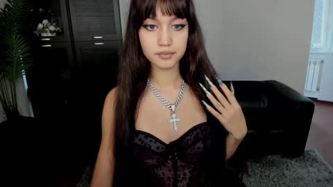 tiffanyyoun online show from September 23, 2025, 10:29 am