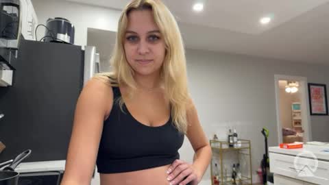 Tiffstreatsxoxo online show from October 11, 2025, 5:33 pm