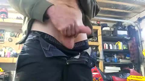 Tigars36 online show from December 17, 2025, 7:42 pm