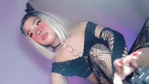 tight_elliana online show from November 19, 2025, 6:46 am
