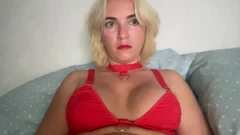 CaliforniaGoddess online show from December 24, 2024, 2:44 pm