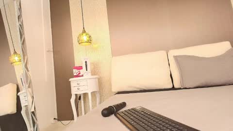 Snapshot of tiifany_baker chatting on September 19, 2025, 9:04 pm T I F F A N Y online show from September 19, 2025, 9:04 pm