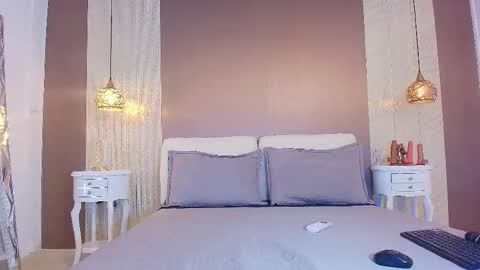 Snapshot of tiifany_baker chatting on October 6, 2025, 7:44 pm T I F F A N Y online show from October 6, 2025, 7:44 pm