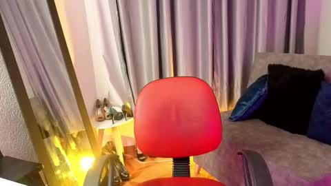 tiinajonus_ online show from February 16, 2026, 3:35 am