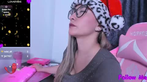 Snapshot of tila_tequila15 chatting on December 15, 2025, 4:33 pm TILA TEQUILA online show from December 15, 2025, 4:33 pm