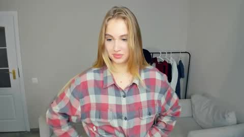 Elizabeth Elize online show from November 9, 2025, 8:45 am