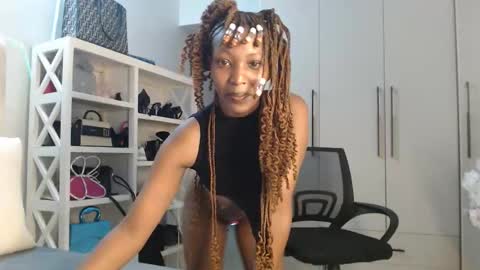 Snapshot of tilly_ebony chatting on February 6, 2026, 12:19 pm Tilly online show from February 6, 2026, 12:19 pm