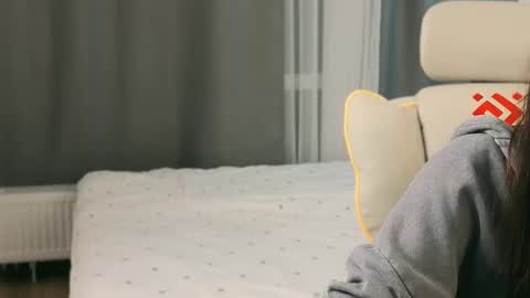 Mia online show from February 24, 2026, 9:57 pm