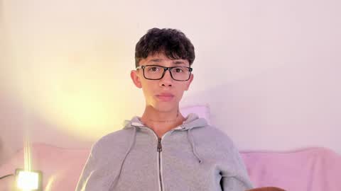 Snapshot of timothy_ross chatting on December 15, 2024, 1:02 am Timothy 21 years old online show from December 15, 2024, 1:02 am