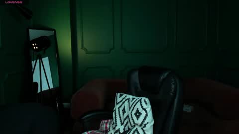 tina_tayllor__ online show from June 5, 2026, 10:15 pm