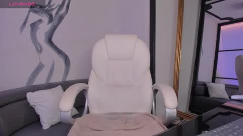 Snapshot of tinaajones_ chatting on February 11, 2025, 7:05 pm Tina  online show from February 11, 2025, 7:05 pm