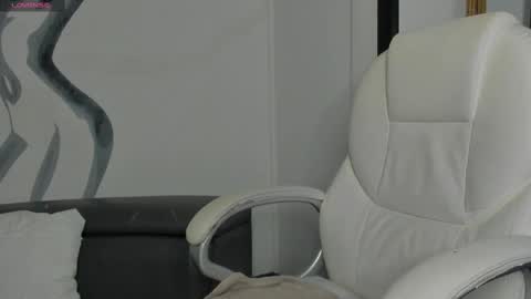 Snapshot of tinaajones_ chatting on March 11, 2025, 8:41 am Tina  online show from March 11, 2025, 8:41 am