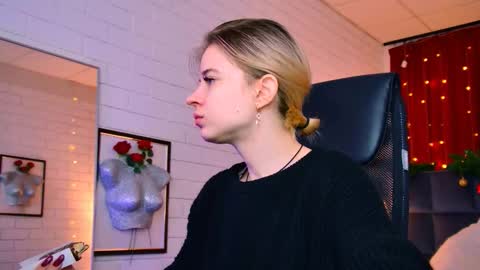 Tina Davil online show from January 7, 2026, 9:12 am