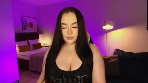 Snapshot of tinafox_ chatting on February 22, 2026, 8:02 am hi im curvy babyface girlie Tina online show from February 22, 2026, 8:02 am