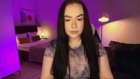 Snapshot of tinafox_ chatting on February 23, 2026, 8:01 am hi im curvy babyface girlie Tina online show from February 23, 2026, 8:01 am