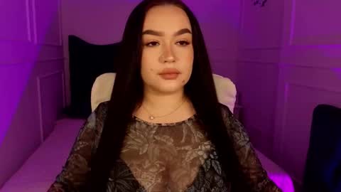 Snapshot of tinafox_ chatting on March 3, 2026, 8:31 am hi im curvy babyface girlie Tina online show from March 3, 2026, 8:31 am