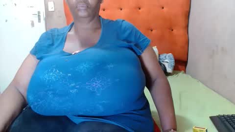 tinagiant online show from November 13, 2025, 7:18 am