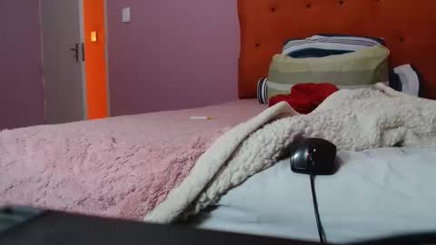 tinagiant online show from June 10, 2026, 8:46 am