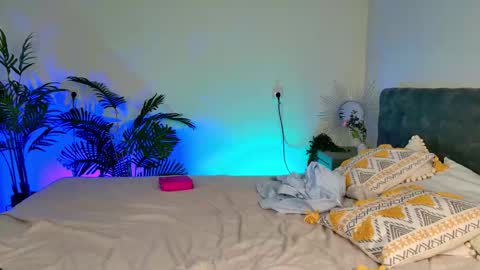 tinasiner online show from March 3, 2026, 2:01 pm