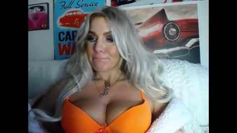 tinkerbell822 online show from January 10, 2025, 4:41 pm