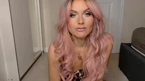 tinkerbell822 online show from February 8, 2026, 9:02 am