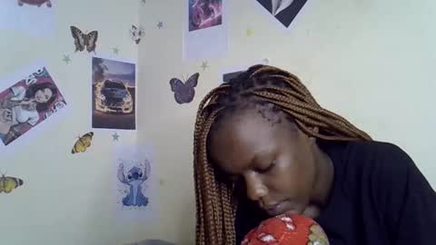 tinnie_e online show from January 8, 2026, 9:33 am