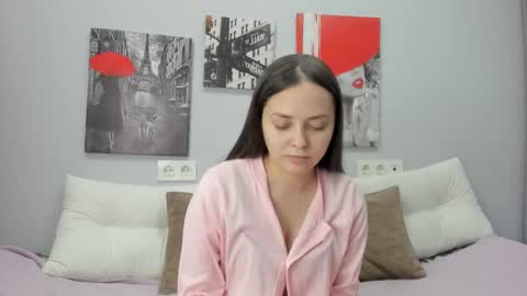 JuJu online show from November 18, 2025, 1:22 am