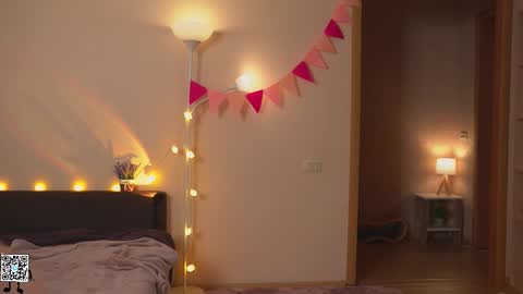 Lyssa     online show from February 18, 2025, 3:21 pm