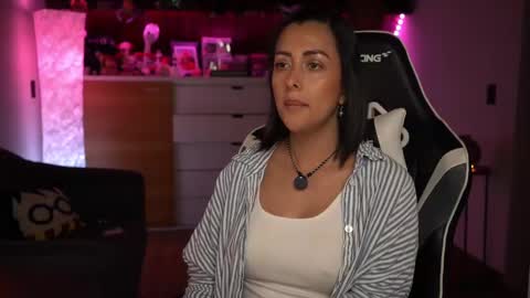 Snapshot of tiny_panther chatting on March 11, 2025, 3:59 am Ana Molly online show from March 11, 2025, 3:59 am