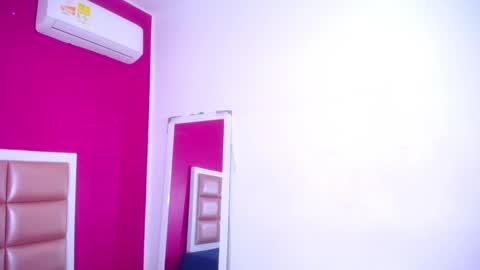 Snapshot of tiny_sarah1 chatting on November 13, 2025, 8:08 pm tiny_sarah1 online show from November 13, 2025, 8:08 pm