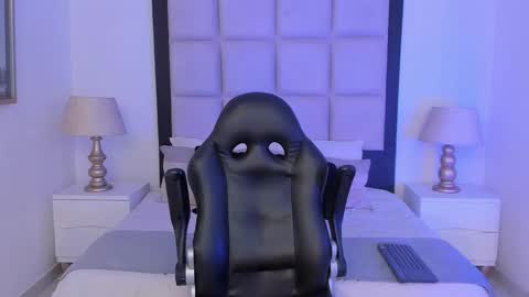 Thomm  Independent Model online show from March 15, 2026, 10:38 pm